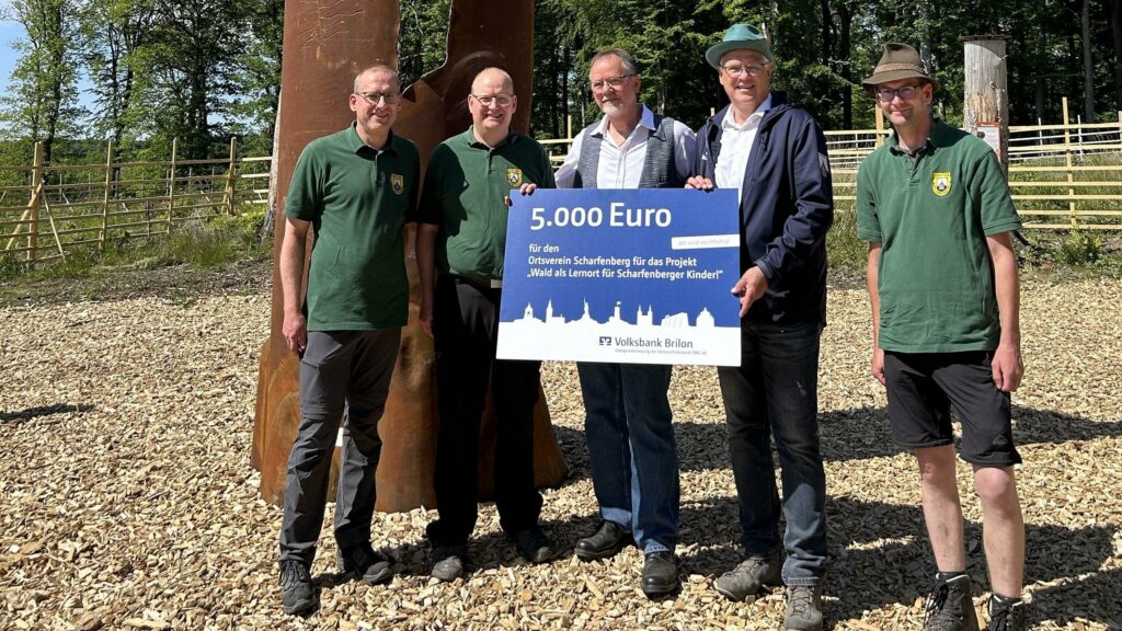 5.000 Euro erhielt das Projekt Wald als Lernort für Scharfenberger Kinder